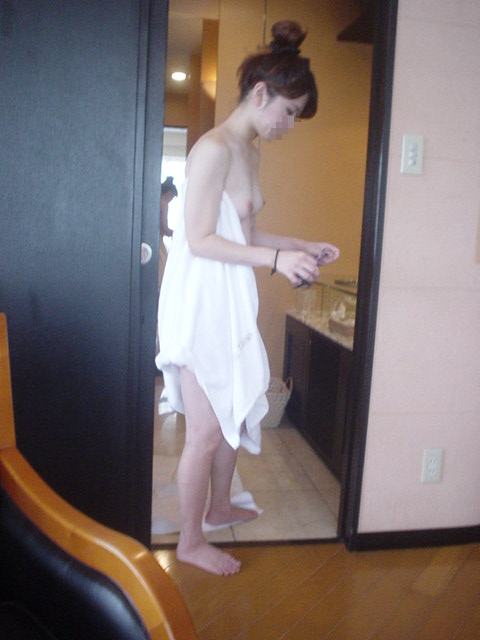 お風呂上りに人妻さん